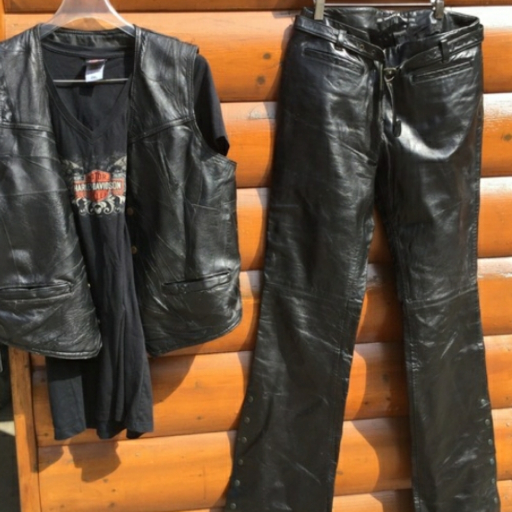Jacket BLACK LEATHER UNISEX CATEGORY π issue w/App wont allow charging π - Picture 4 of 16